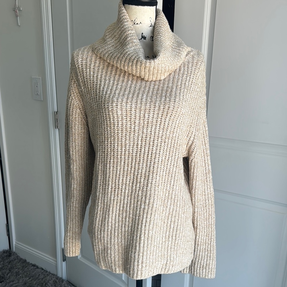 Theory  Turtleneck Sweater